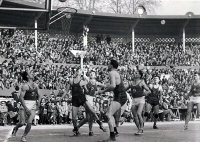 Cadets de Chalosse de Gaujacq-Stade Français. Arènes de Mont de Marsan. 1953. Fédération Française de Basket-Ball.